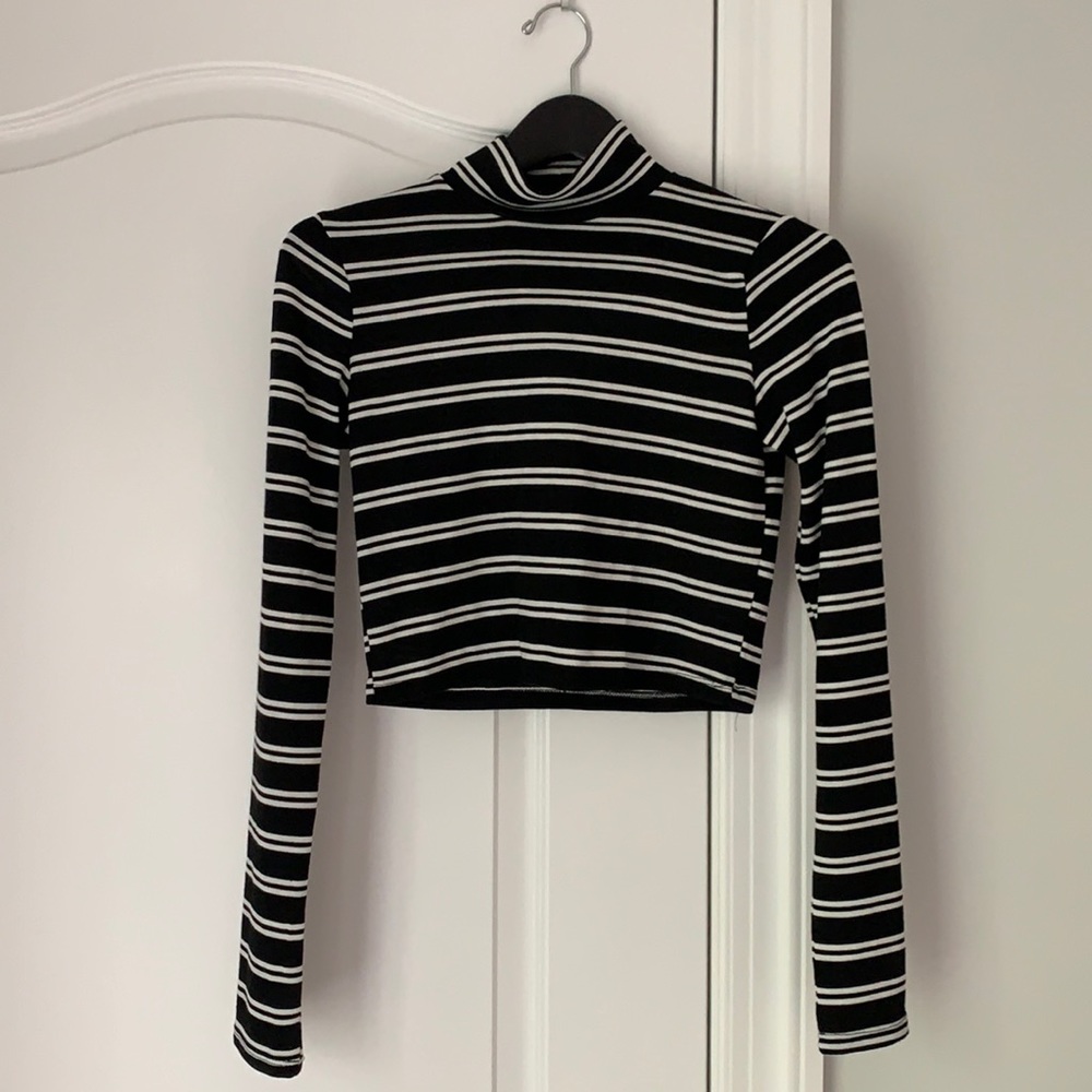 Forever 21, size m, black and white stripes